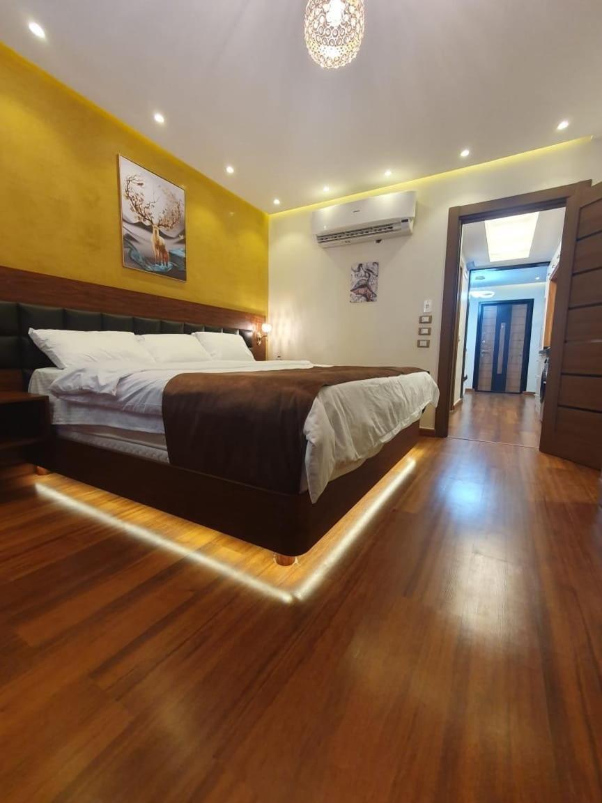 Luxury With Sea View Apartment *
